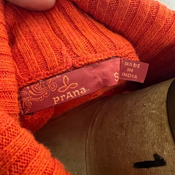 Prana women’s light weight pullover sweater size small orange - Picture 6 of 6